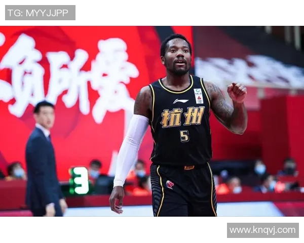 凯-费尔德：联赛中段调整阵容，全队实力更上一层楼